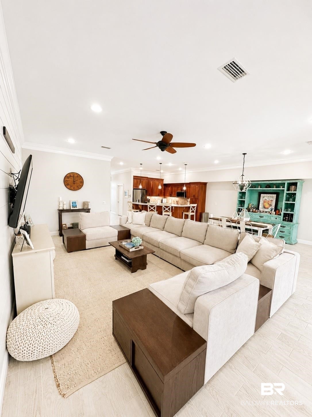 26423 Marina Rd # 26423, Orange Beach, AL, 36561, USA, 4 Bedrooms Bedrooms, ,5 BathroomsBathrooms,Residential,Pending,26423 Marina Rd # 26423,400274