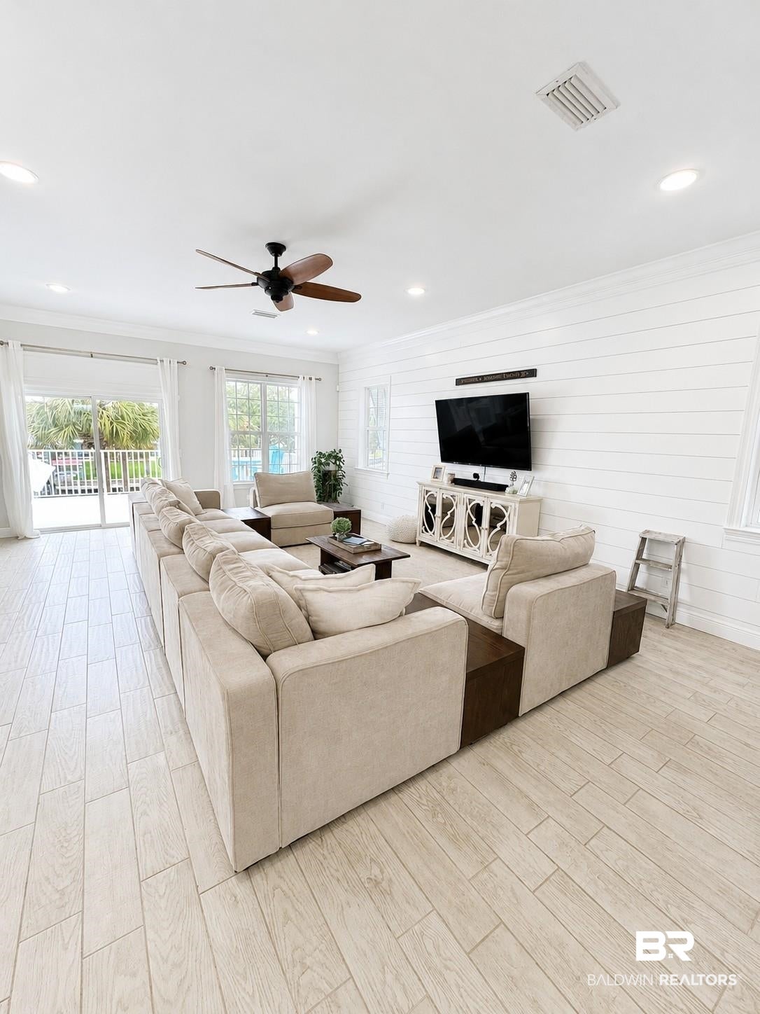 26423 Marina Rd # 26423, Orange Beach, AL, 36561, USA, 4 Bedrooms Bedrooms, ,5 BathroomsBathrooms,Residential,Pending,26423 Marina Rd # 26423,400274