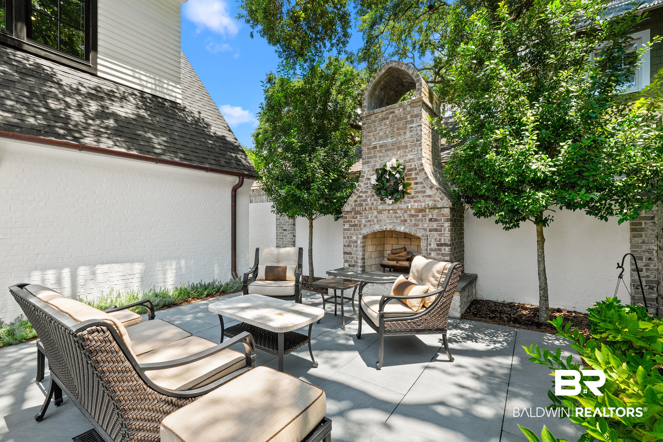 114 N Bayview