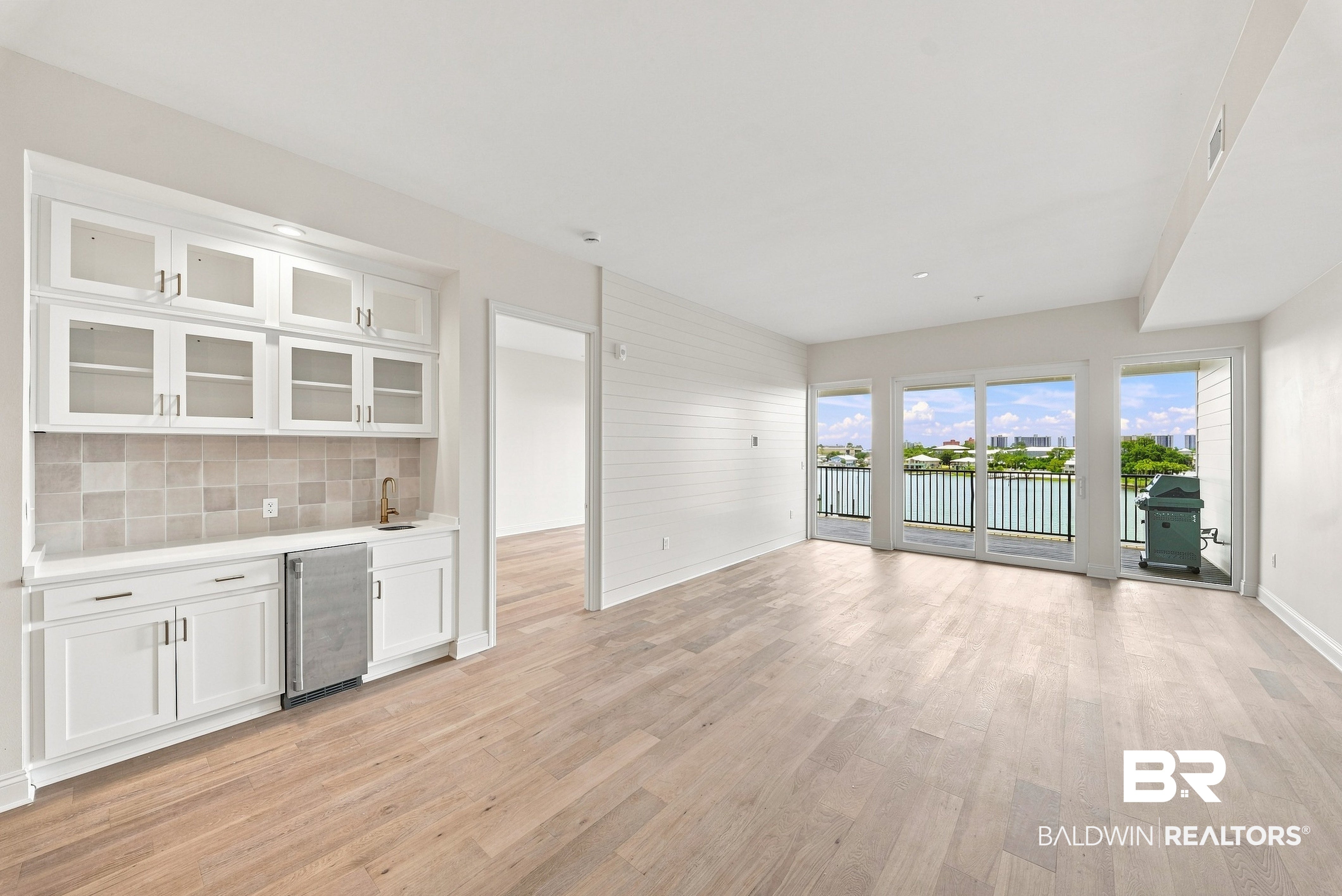 27000 W Harbor Island Lane A 309