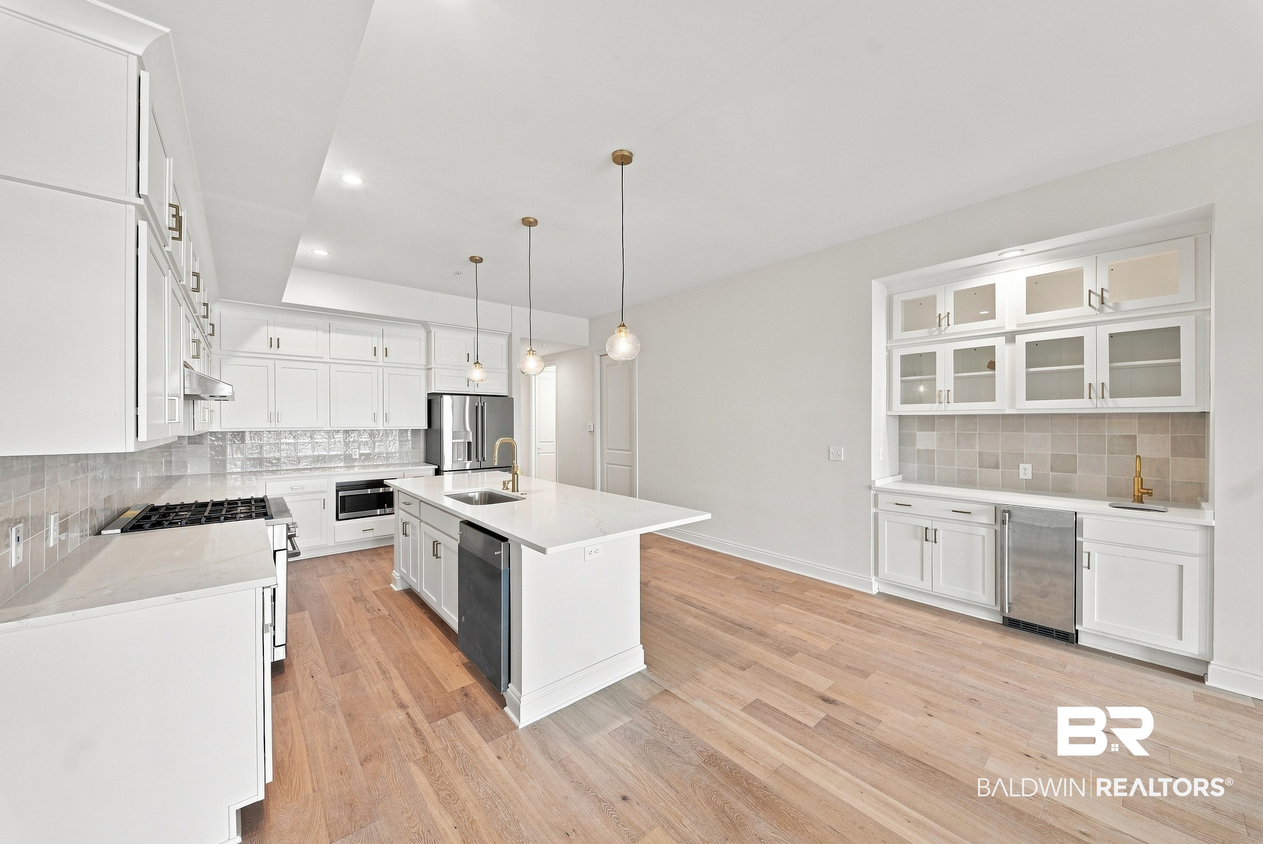 27000 W Harbor Island Lane A 309