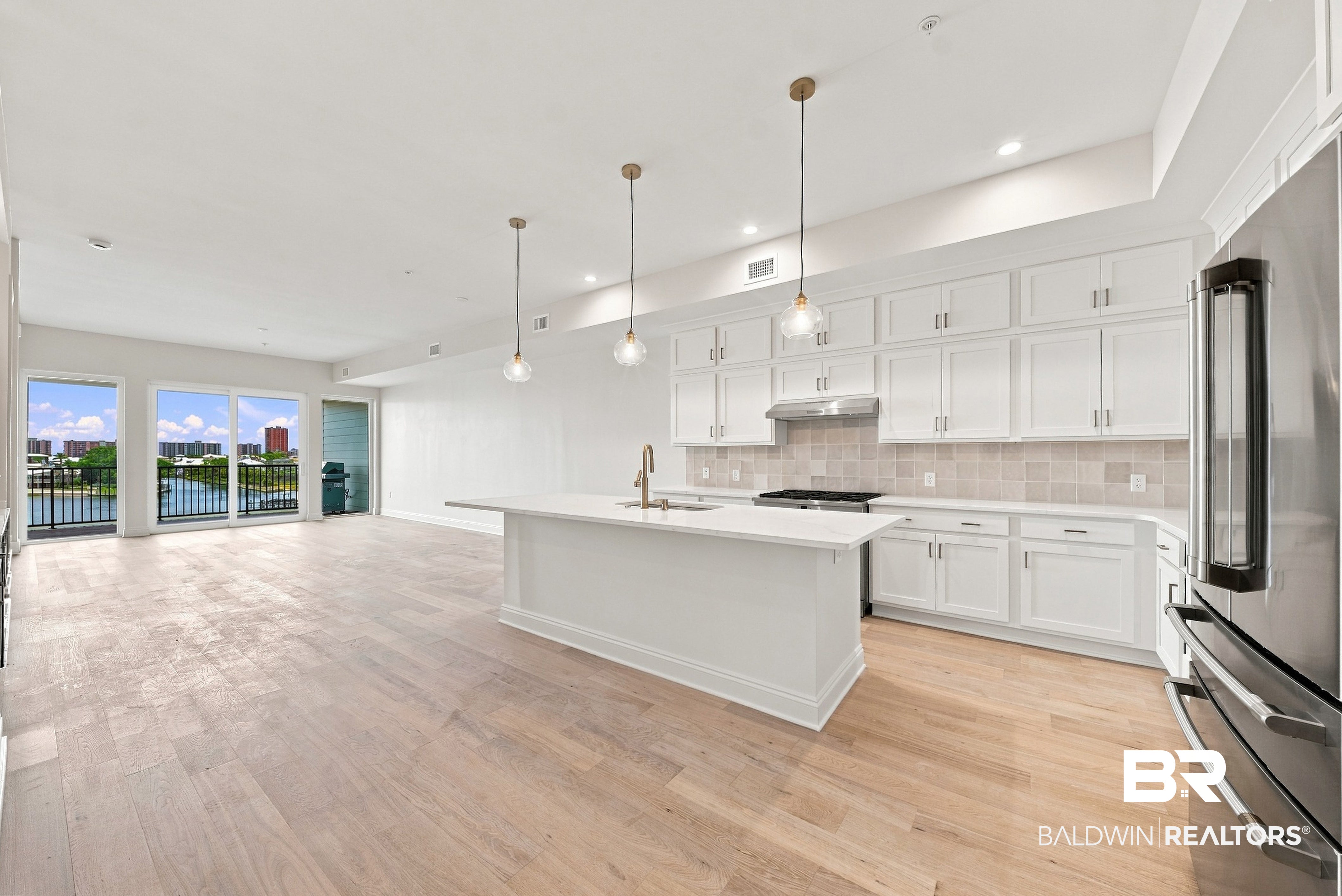 27000 W Harbor Island Lane A 309