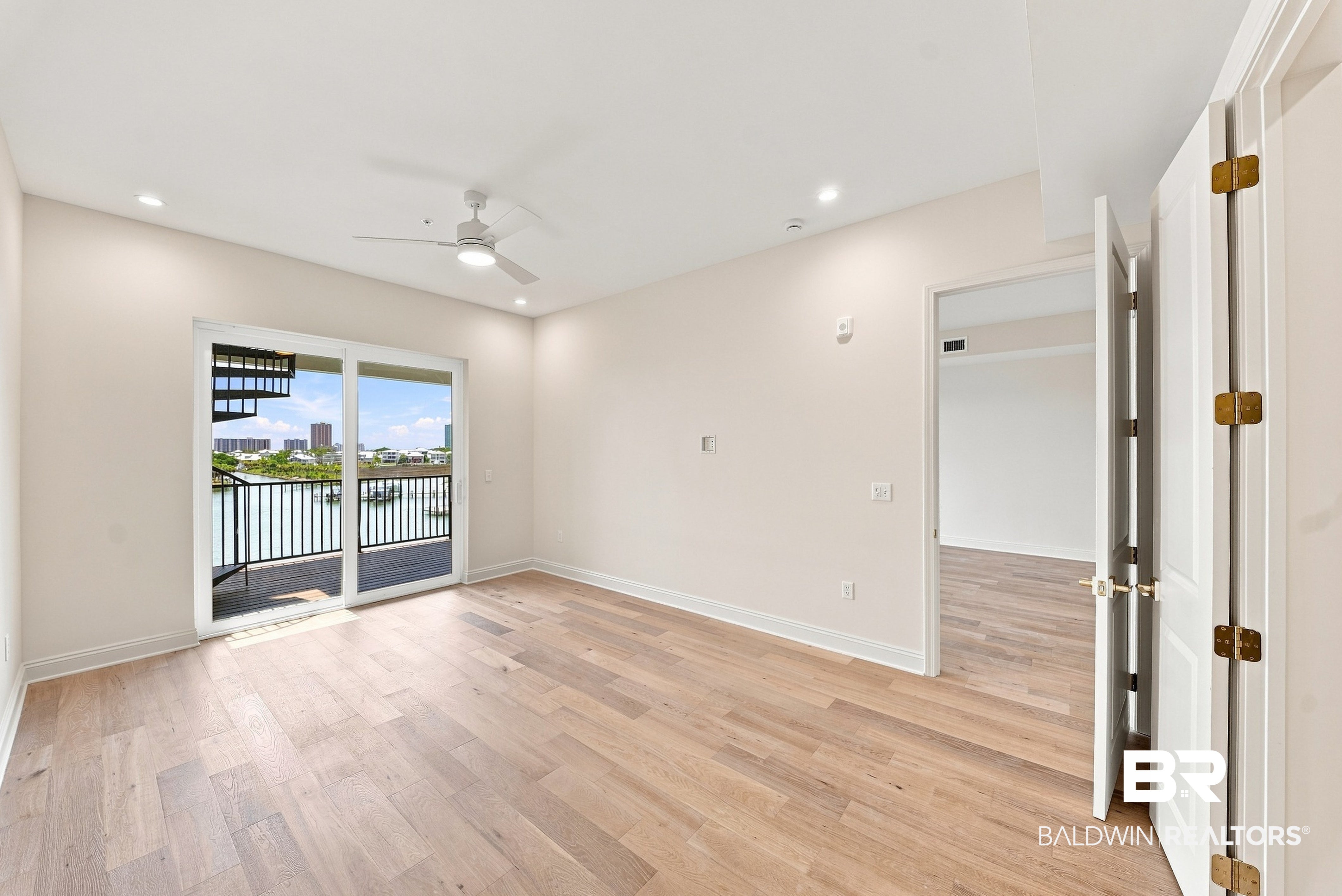 27000 W Harbor Island Lane A 309