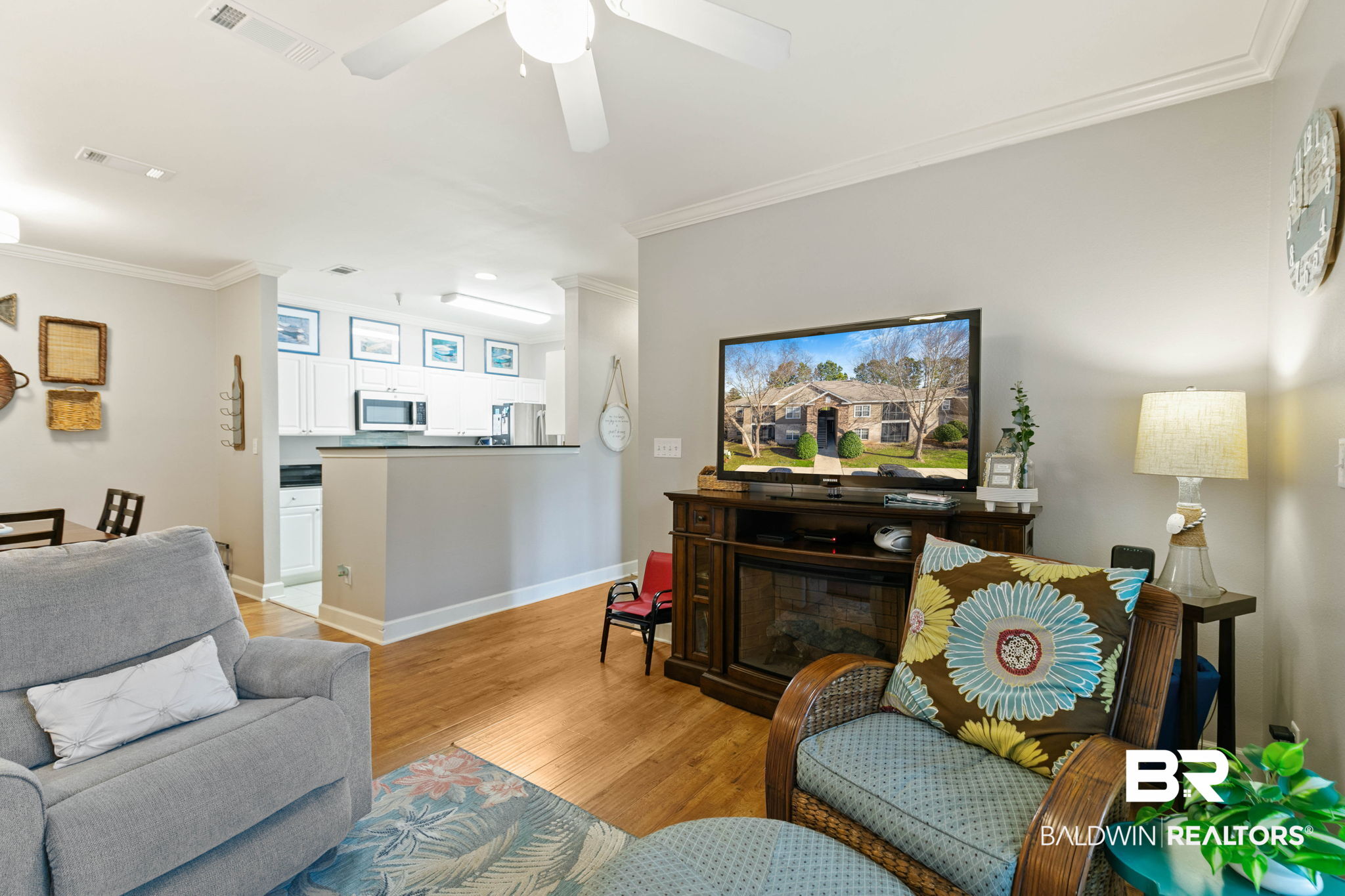 450 Park Ave 111