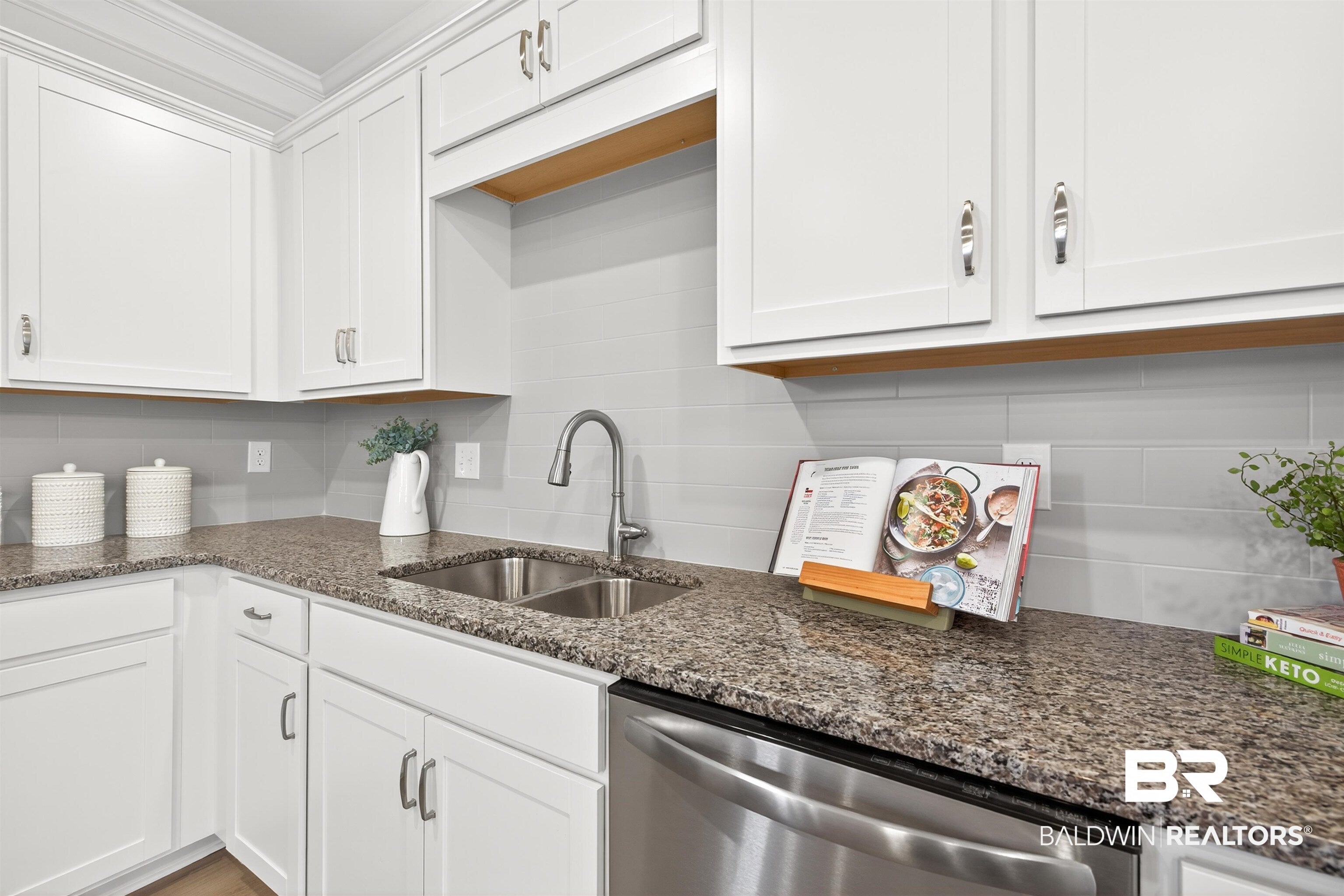 1232 Pearl Loop