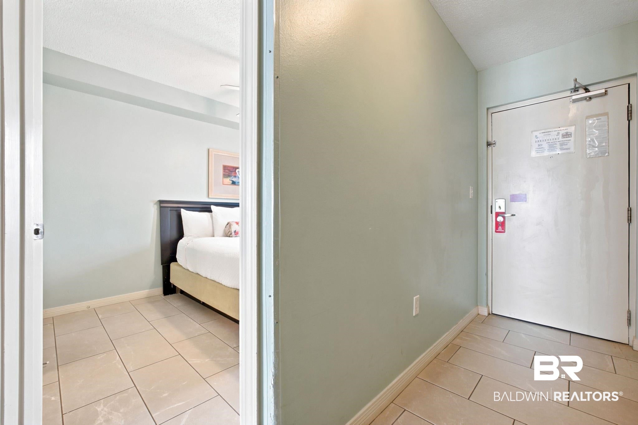 201 E Beach Boulevard 404