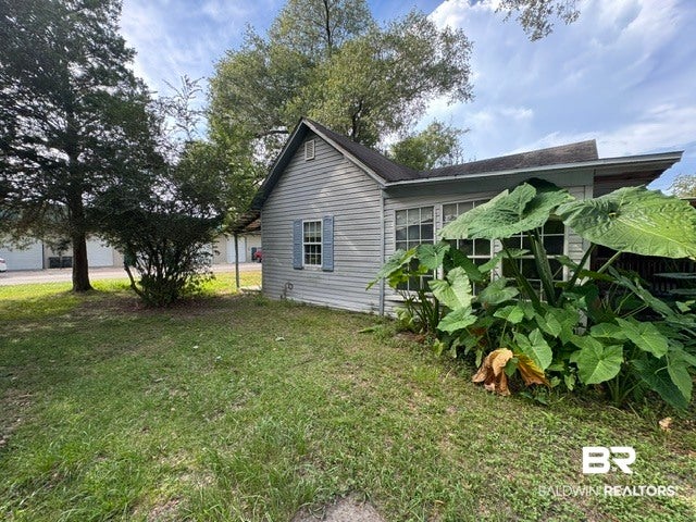 306 NE 1st Street