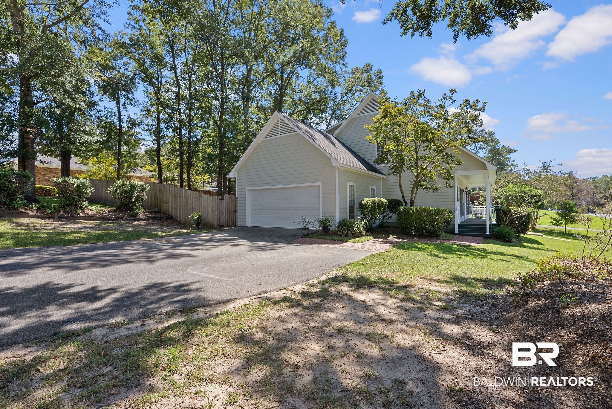 1313 E Carson Rd