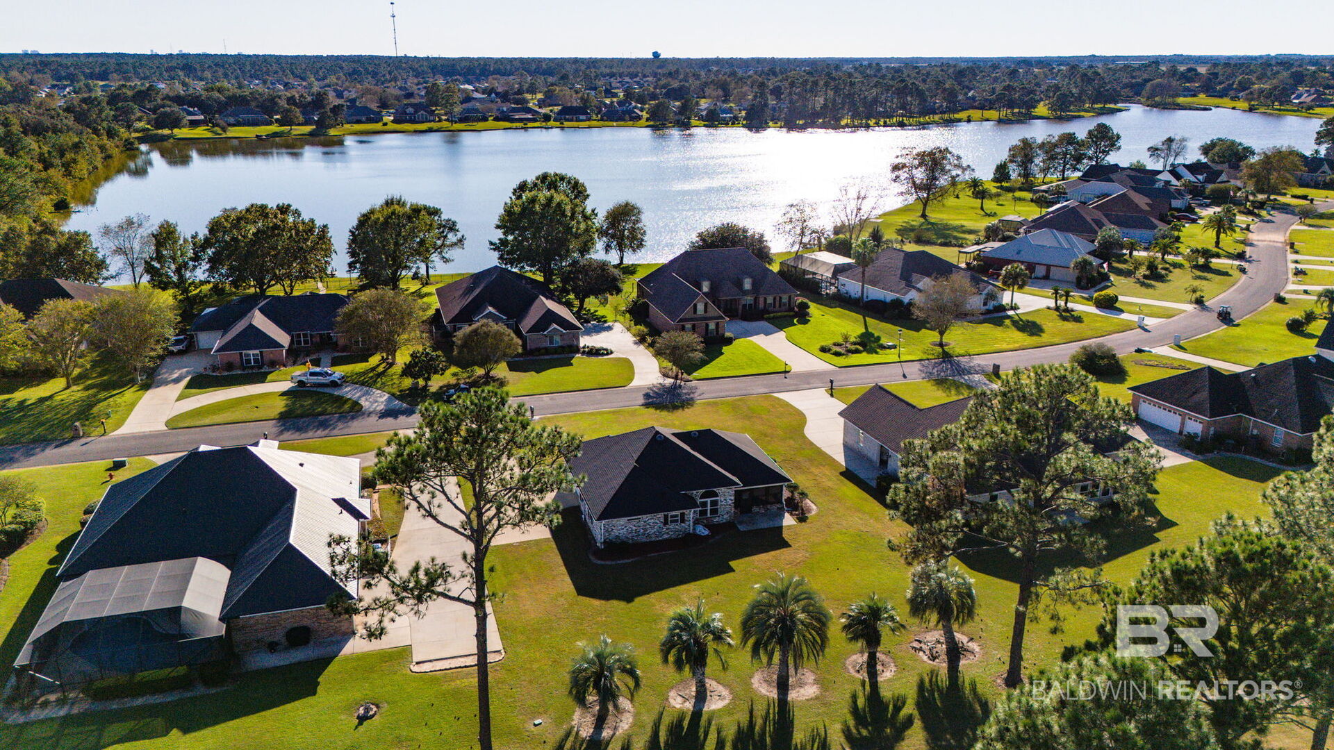 9487 Lakeview Drive