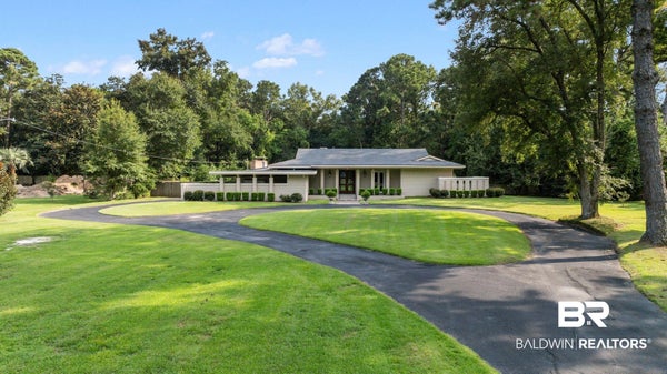 5500 LAKEWOOD DR, FAIRHOPE, AL 36532 - Image e3d92f2e35626ff1e92d257331be4b69/866031302