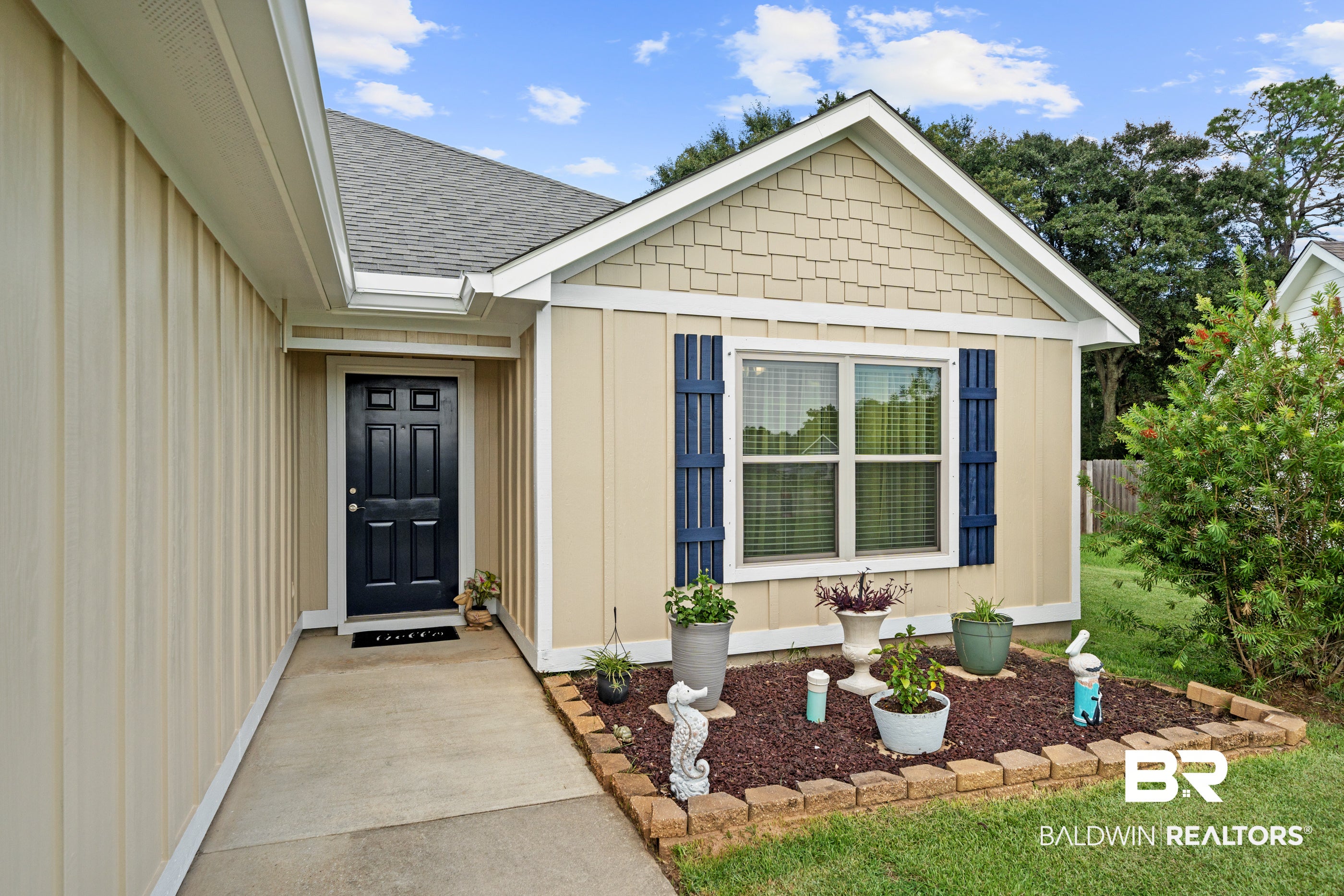 230 Lakefront Circle