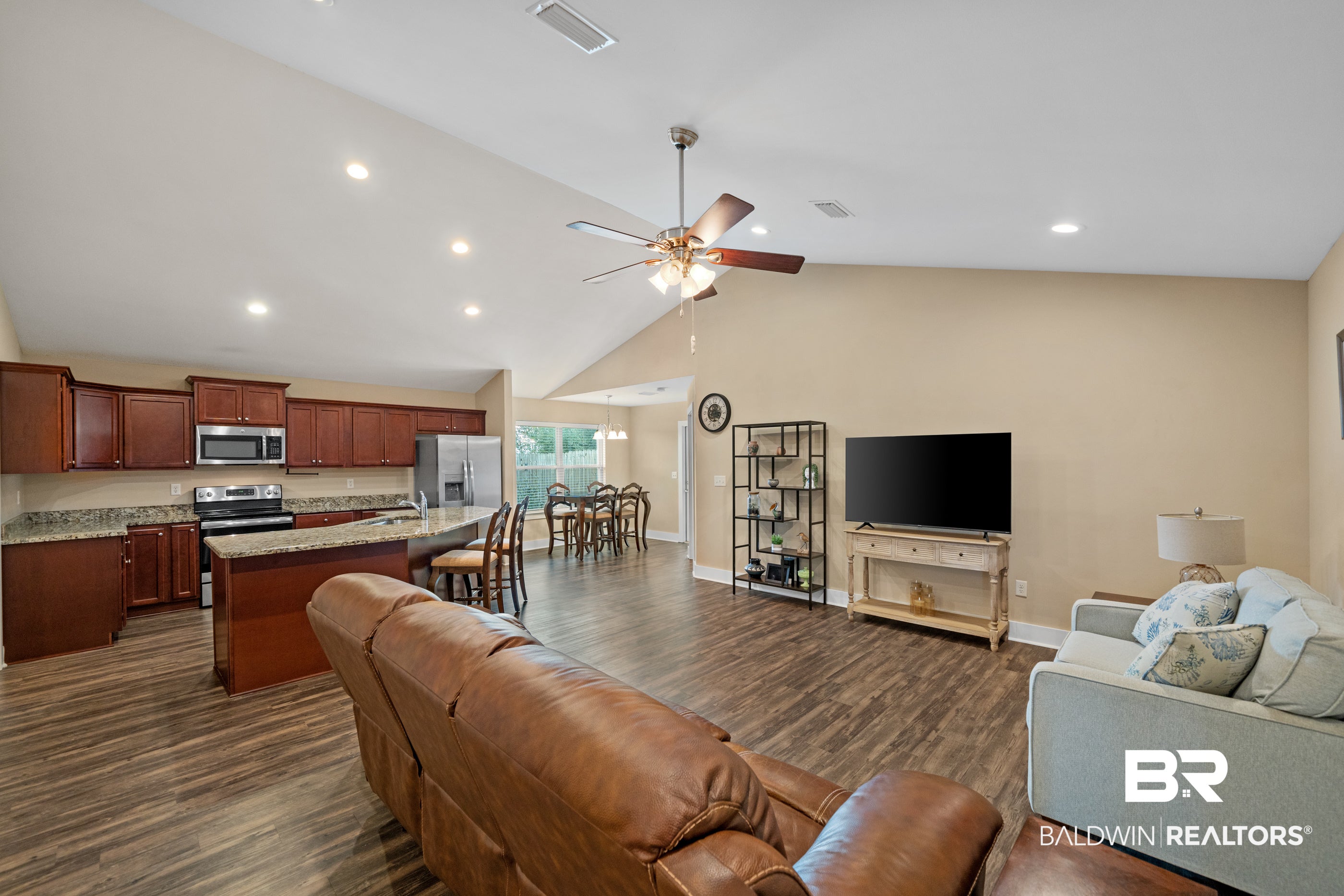 230 Lakefront Circle