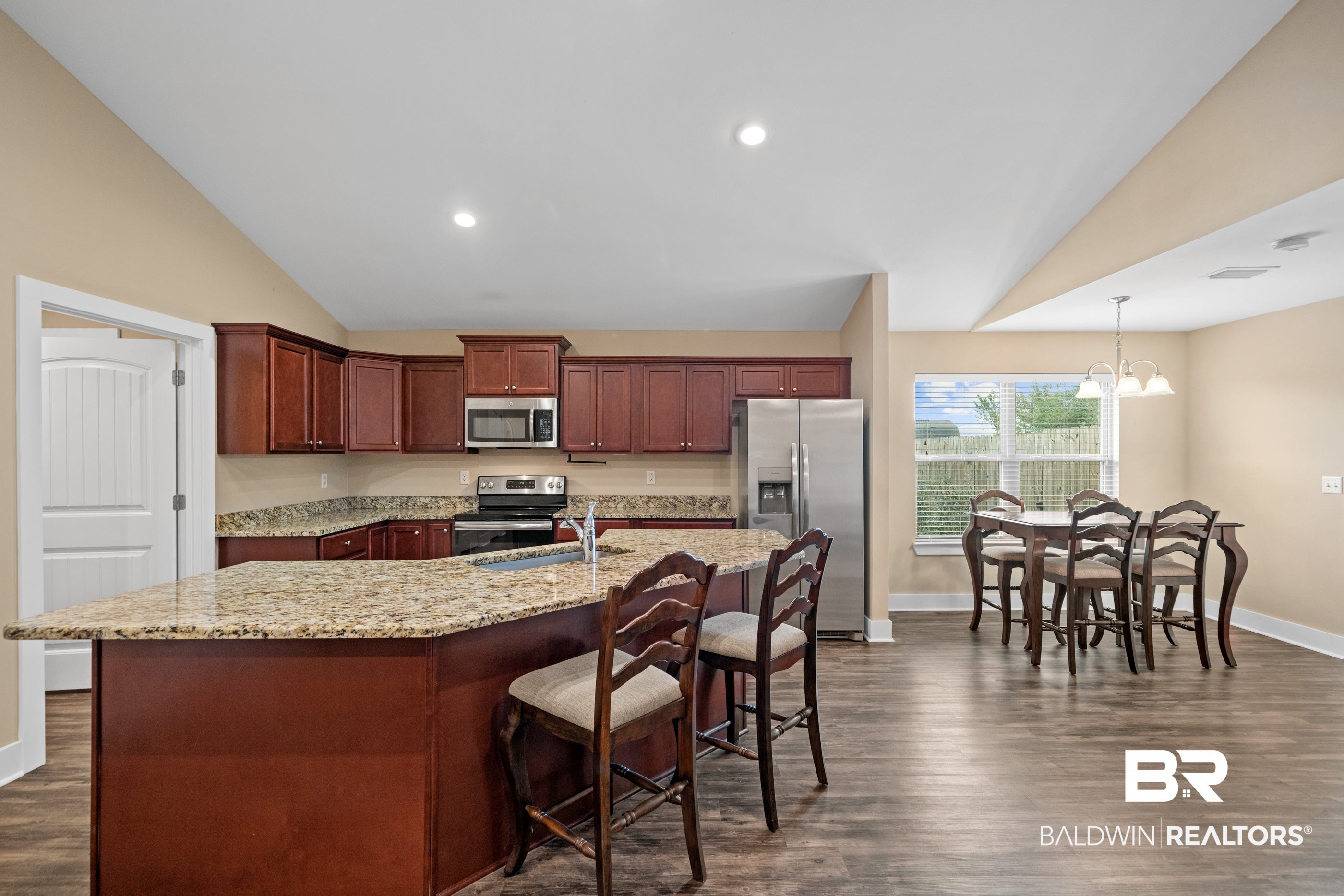 230 Lakefront Circle