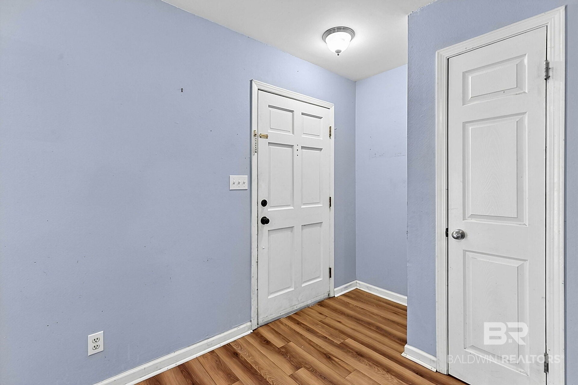 109 Iris Circle