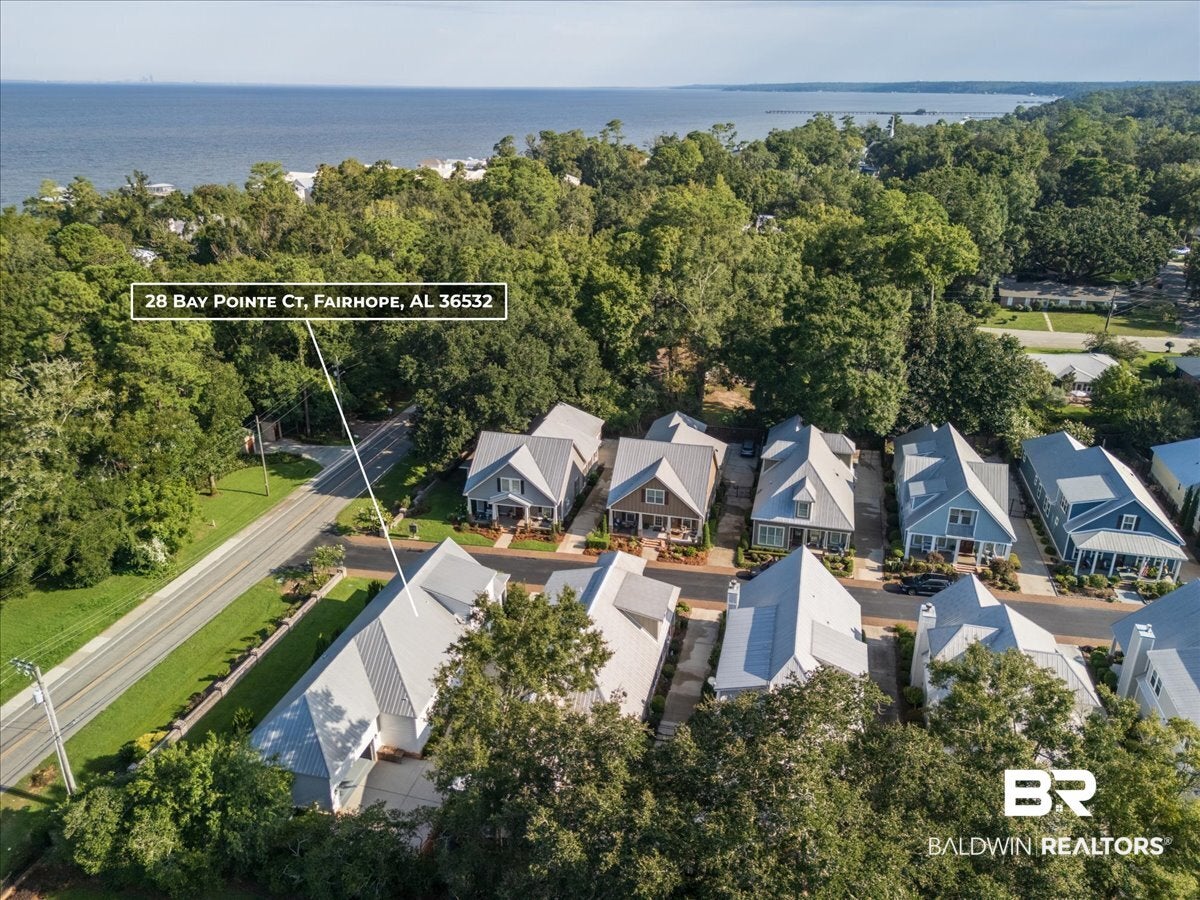 28 Bay Pointe Ct