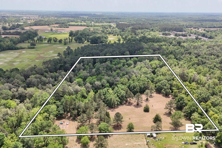 Photo 1 of 16 — 0 Pearson Lane, Robertsdale, AL 36567