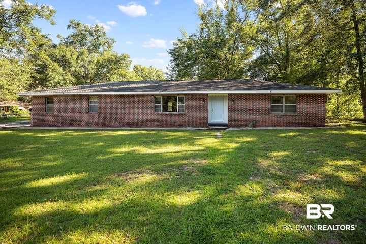 Photo 1 of 32 — 640 E Ridge Drive, Foley, AL 36535