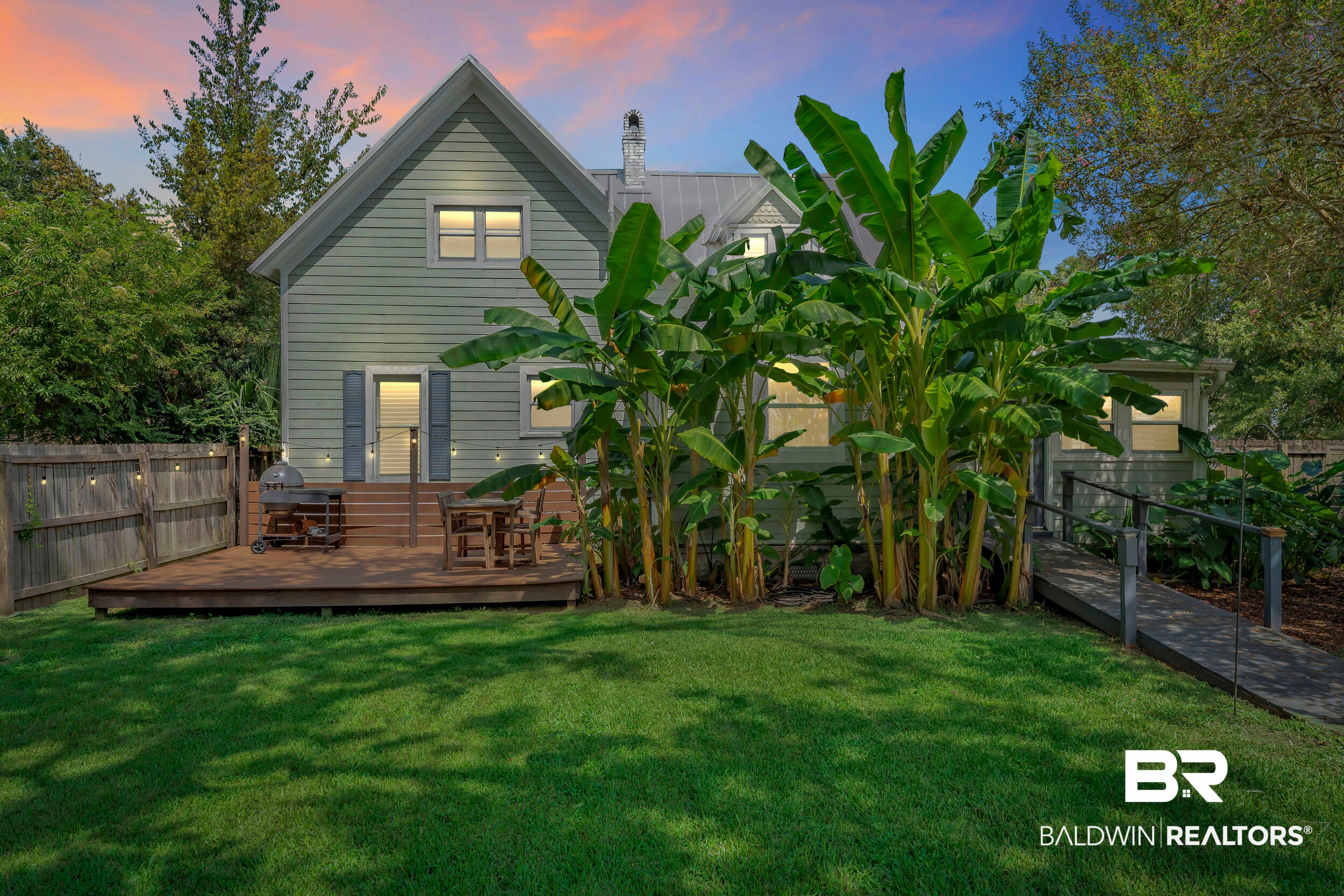 207 W Rose Ave