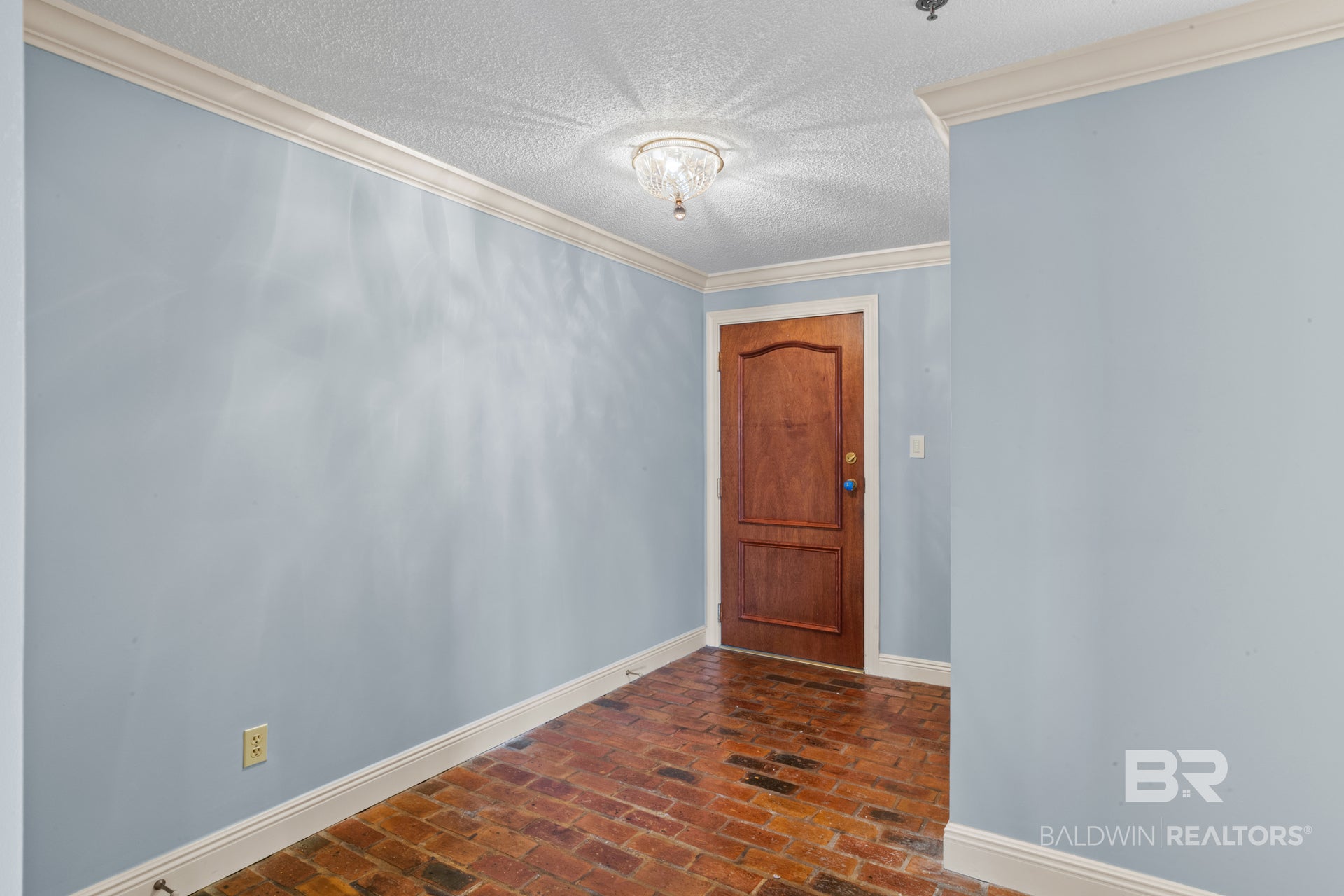100 Tower Drive UNIT 903 904