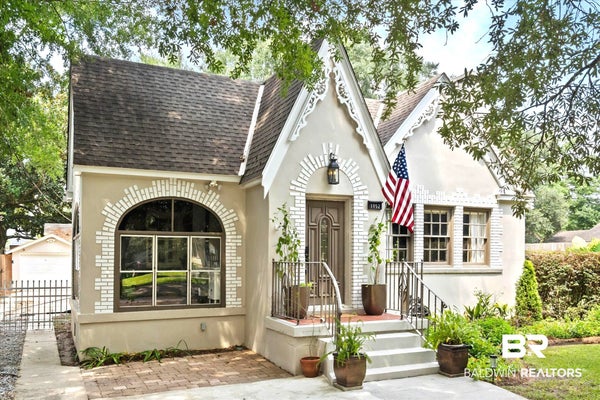 1952 OLD GOVERNMENT ST, MOBILE, AL 36606 - Image f40aaf827ca2423f145e7b9fb9dc6fd8/4219985484
