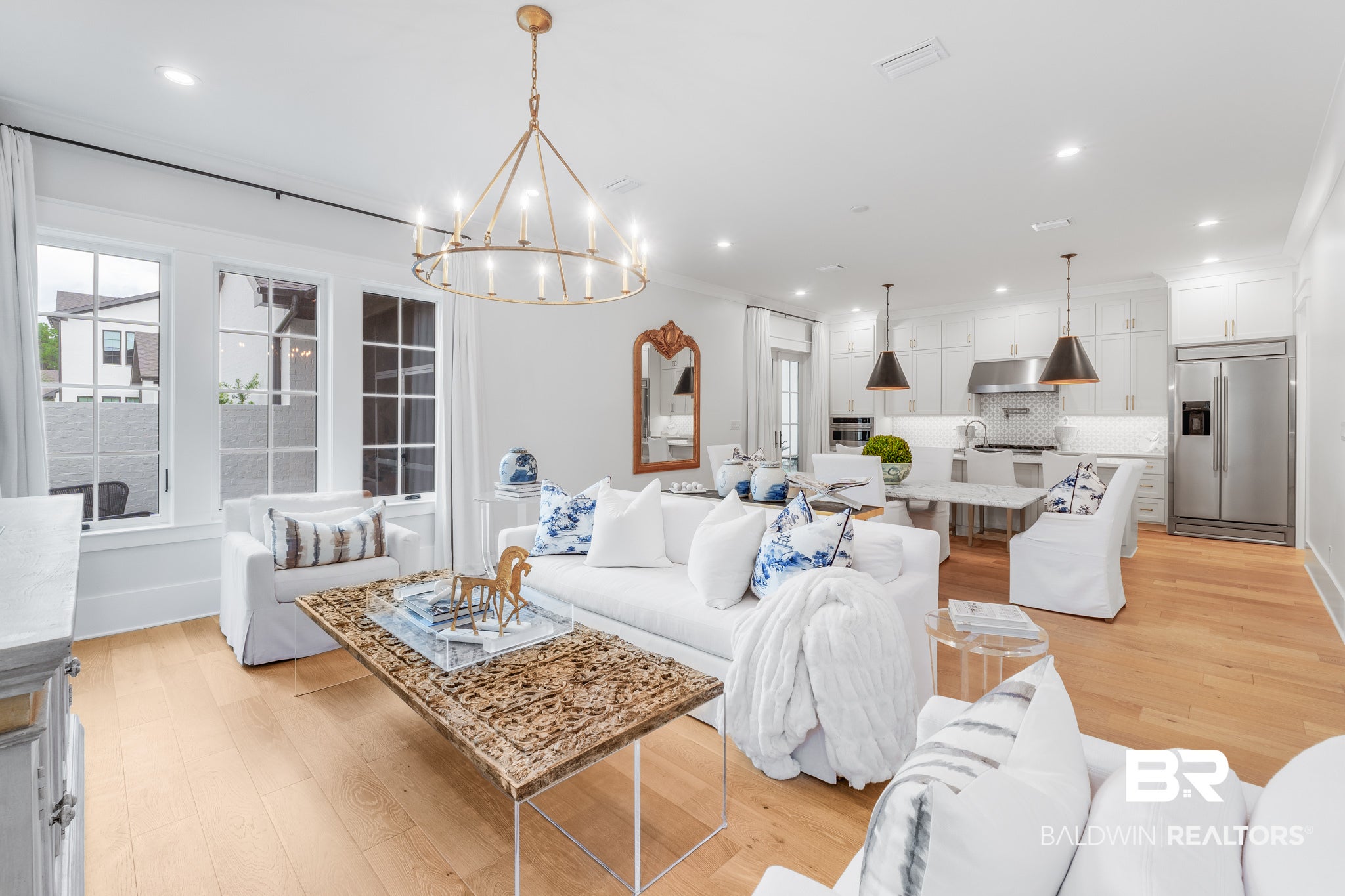 864 Inlet Circle