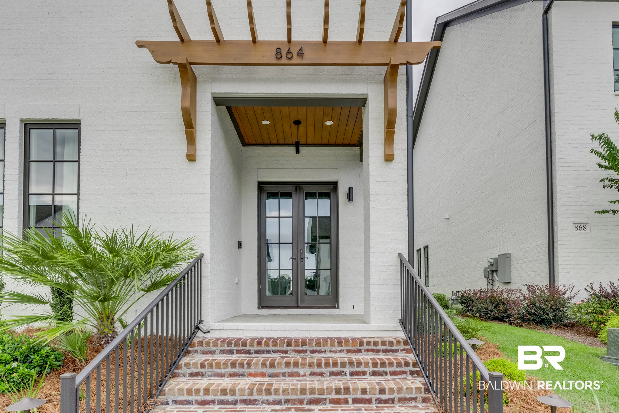 864 Inlet Circle