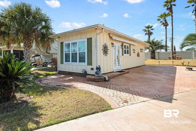 12143 Gateway Drive