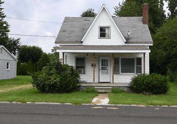 216 W FAIRGROUND AVE, OSGOOD, IN 47037 - Image 2f2eeb0f843034abd34d686e1aa5e402/4186258219