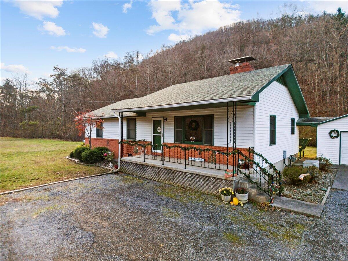 178 Redemption Dr, White Sulphur Springs, West Virginia image 3