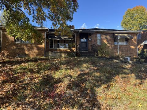 Homes For Sale - 3018 Wallace Cir<br/> Huntington, WV 25705