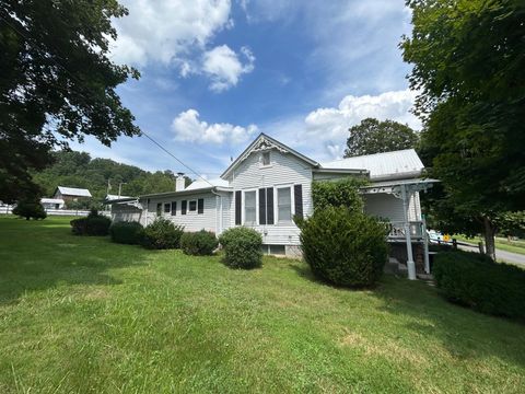 Homes For Sale - 223 Axtell Ave<br/> Renick, WV 24966