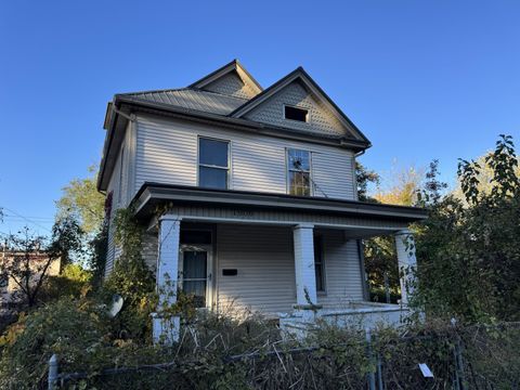 Homes For Sale - 1908 12th Ave<br/> Huntington, WV 25701