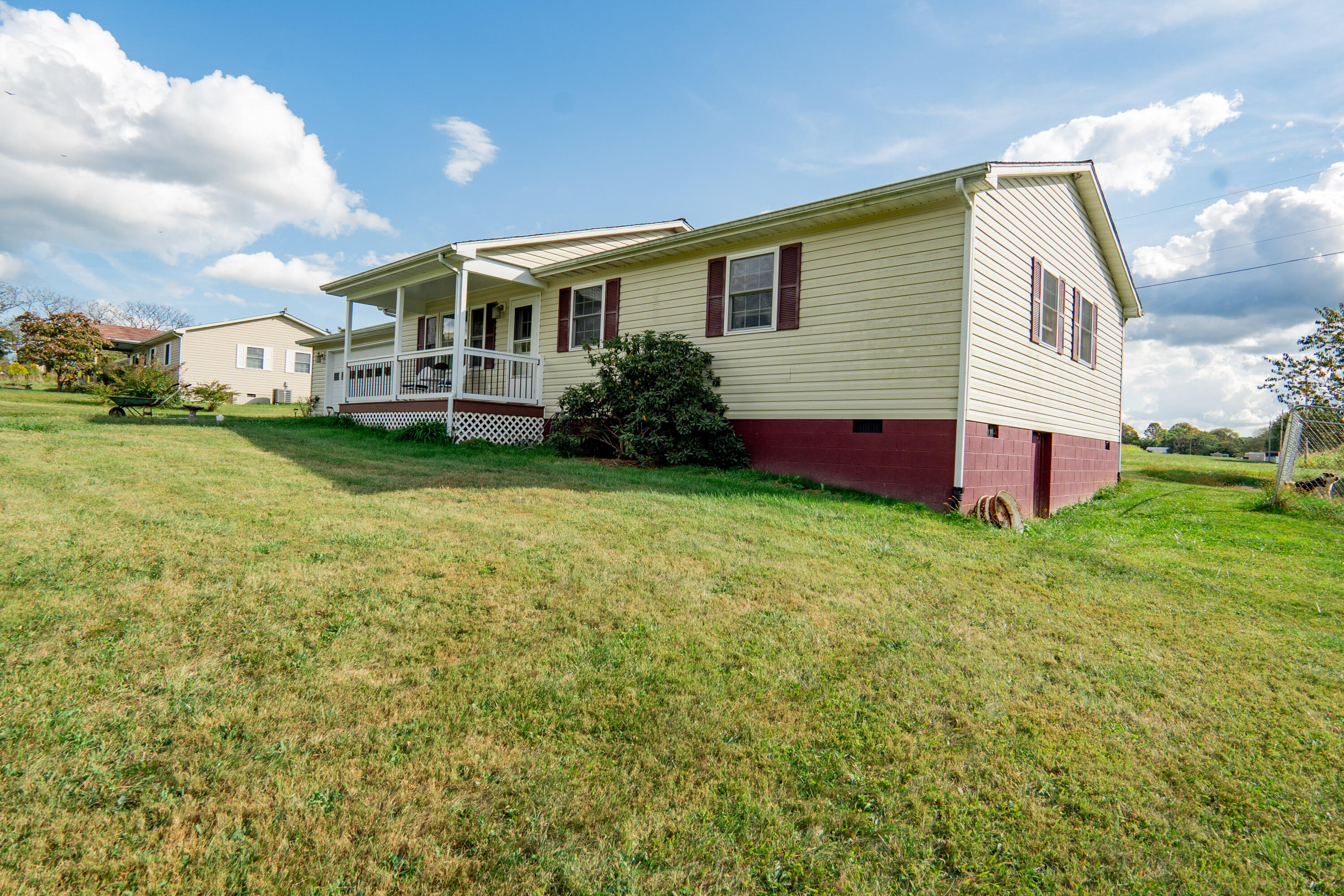 532 Coleman Cliff Rd, Frankford, West Virginia image 3