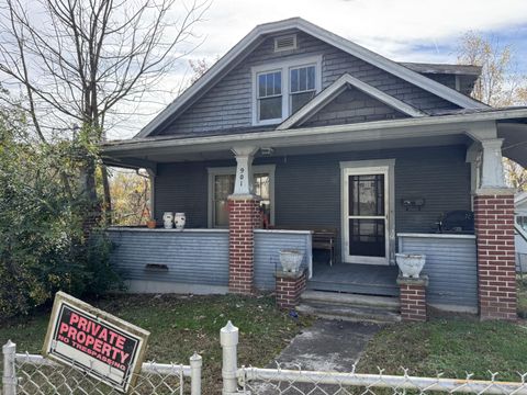 Homes For Sale - 901 Park Dr<br/> Dunbar, WV 25064
