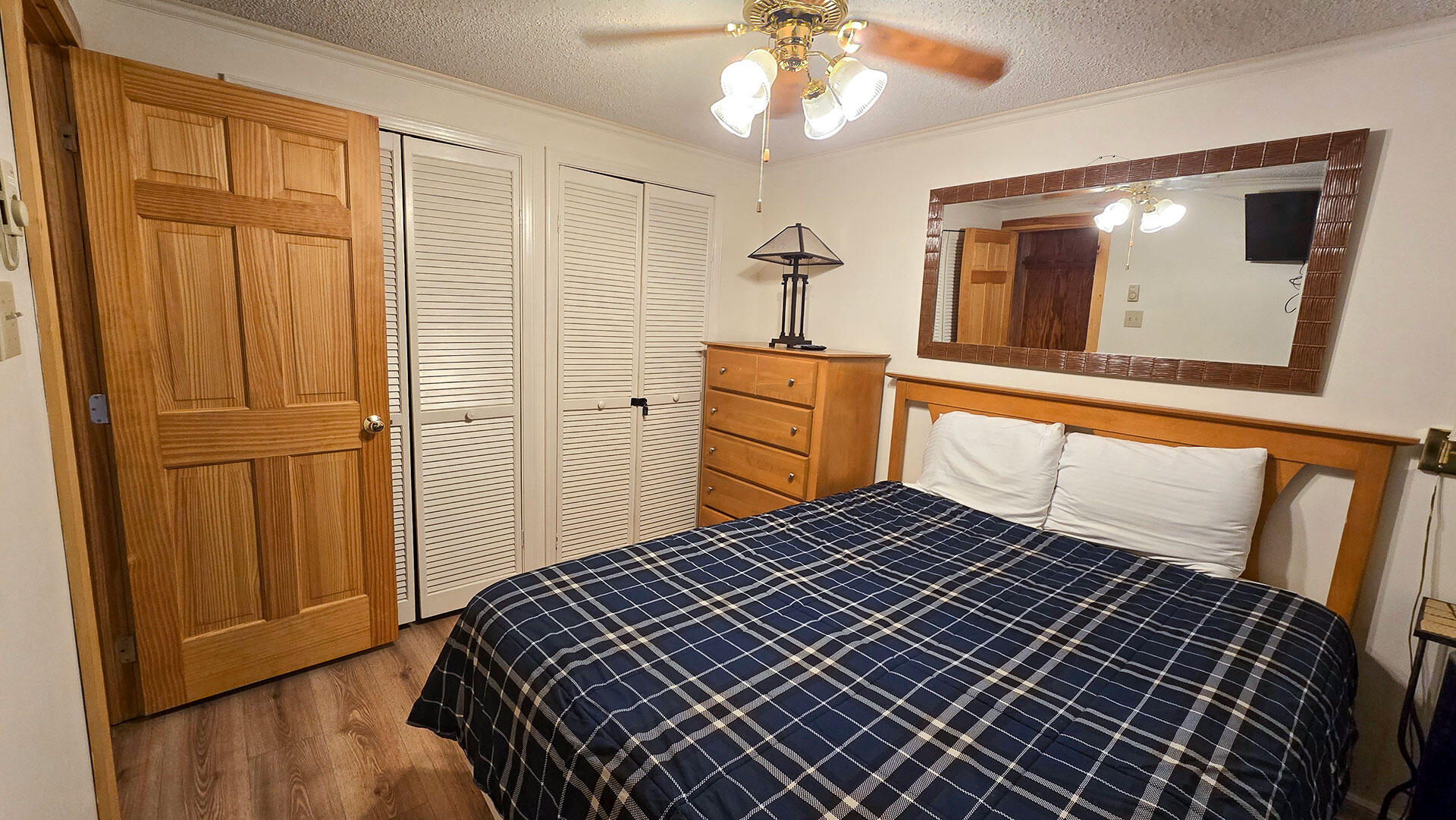 212 Mountain Lodge, Snowshoe, Alaska image 6
