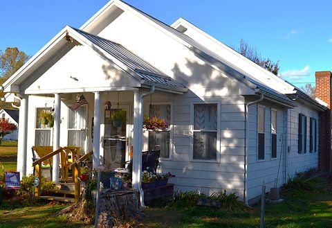 Homes For Sale - 1436 Glen Ray Rd<br/> Summers County, Alderson, WV 24910