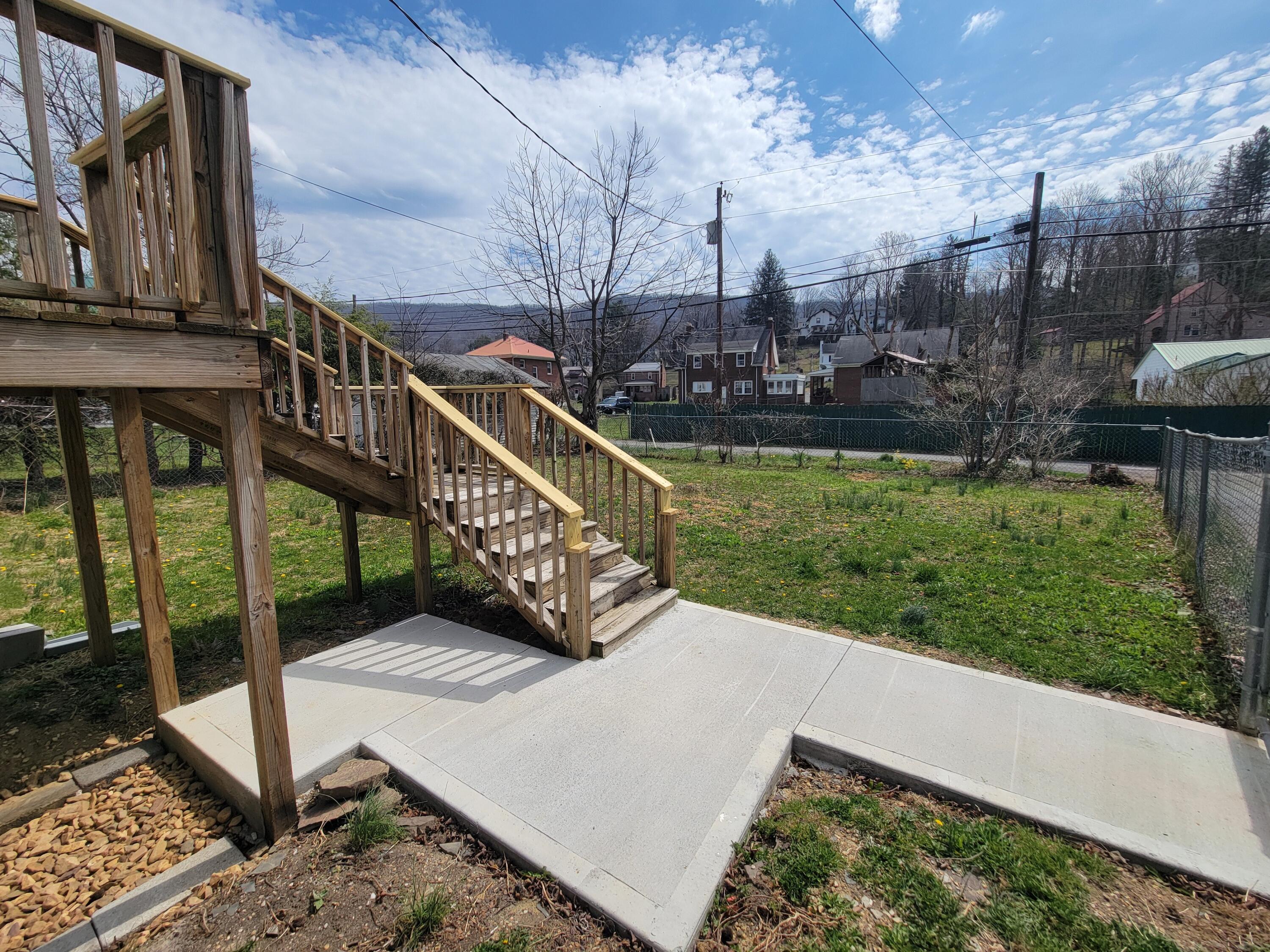 1315 Augusta St, Bluefield, West Virginia image 3