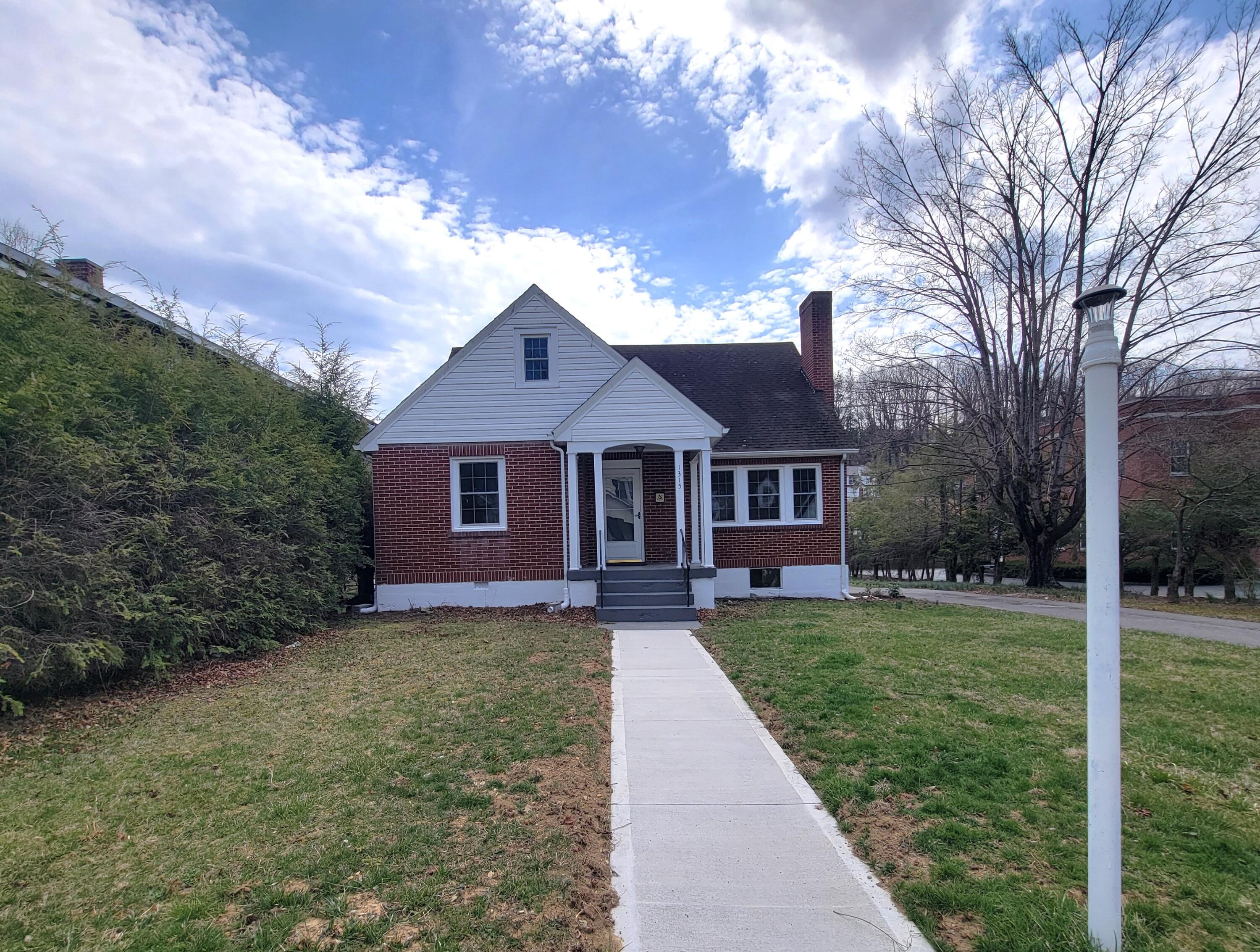 1315 Augusta St, Bluefield, West Virginia image 1