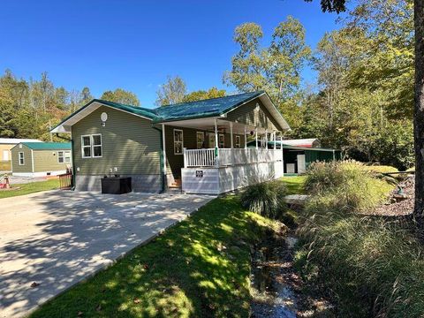 Homes For Sale - 24 W Lakewood Dr<br/> Summersville, WV 26651