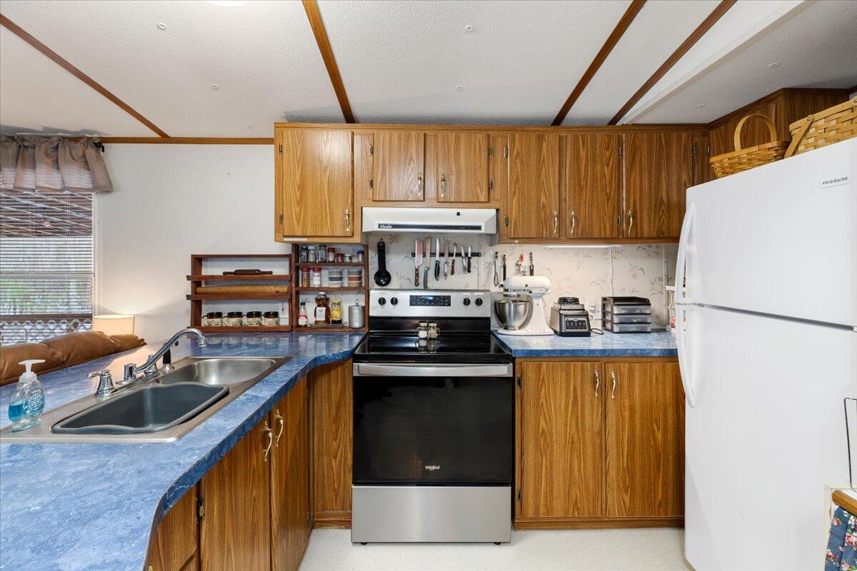 87 Hickory Point Drive, Gap Mills, Alaska image 26