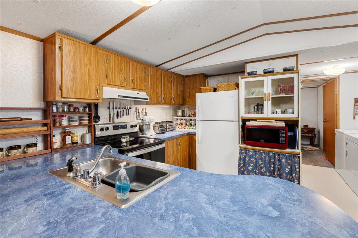 87 Hickory Point Drive, Gap Mills, Alaska image 23