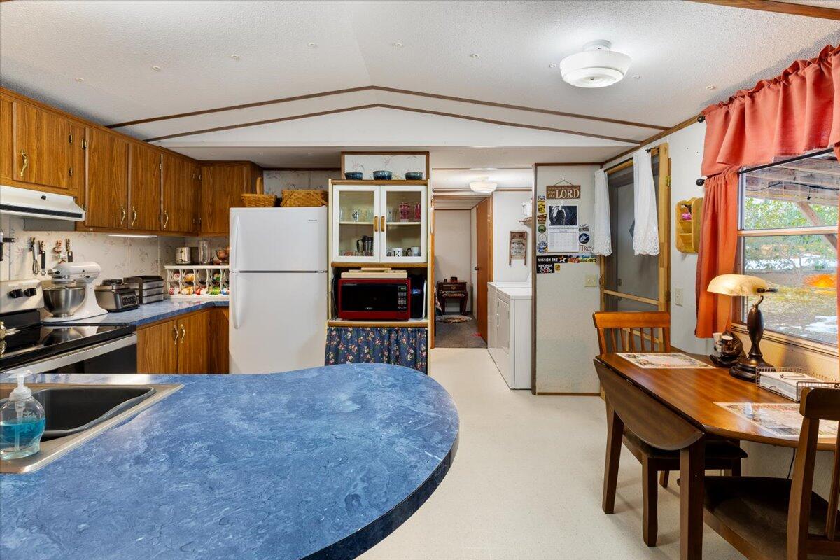 87 Hickory Point Drive, Gap Mills, Alaska image 24
