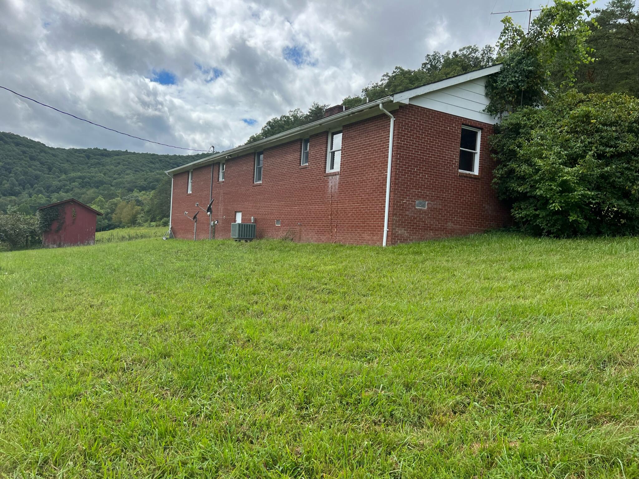 726 Judson Rd, Hinton, West Virginia image 23