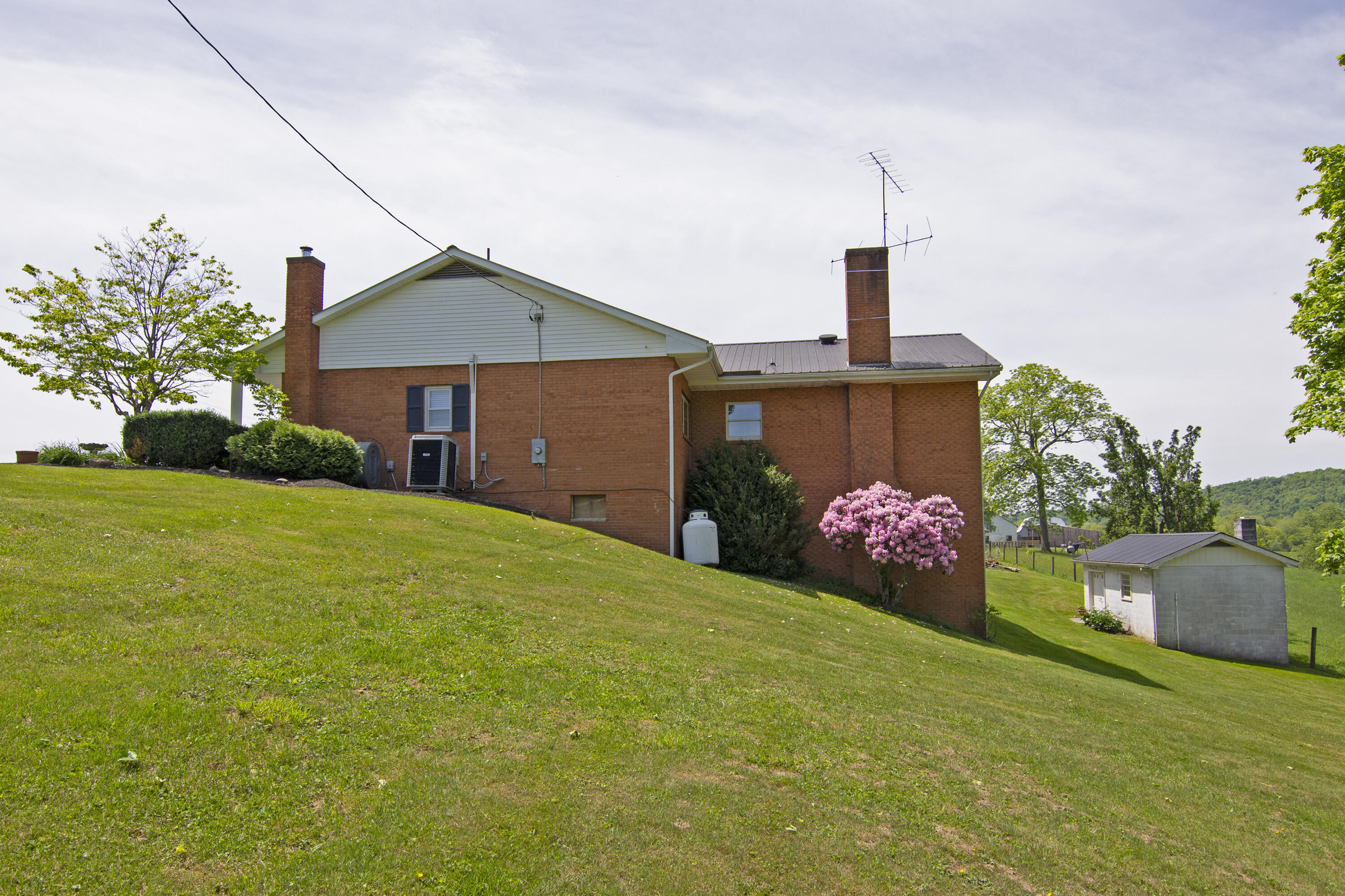 4061 Fairview Rd, Lewisburg, West Virginia image 8