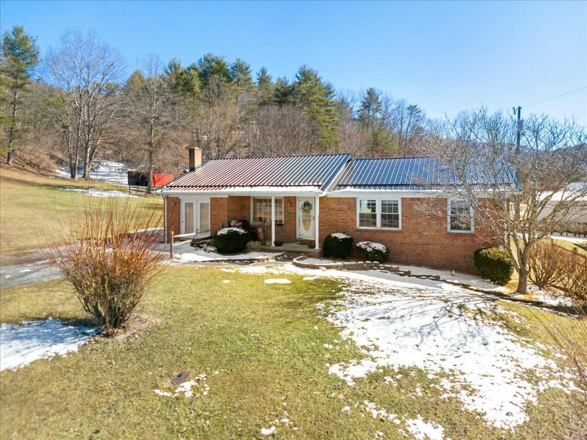 156 Mountain Crest Dr, White Sulphur Springs, West Virginia image 7