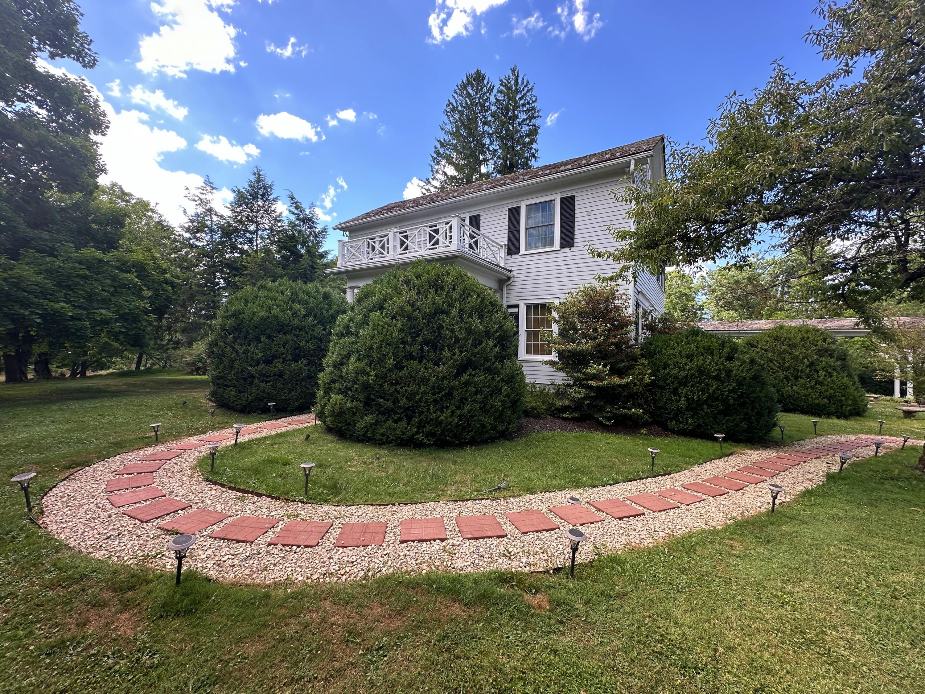 2141 E Washington St, Lewisburg, West Virginia image 9