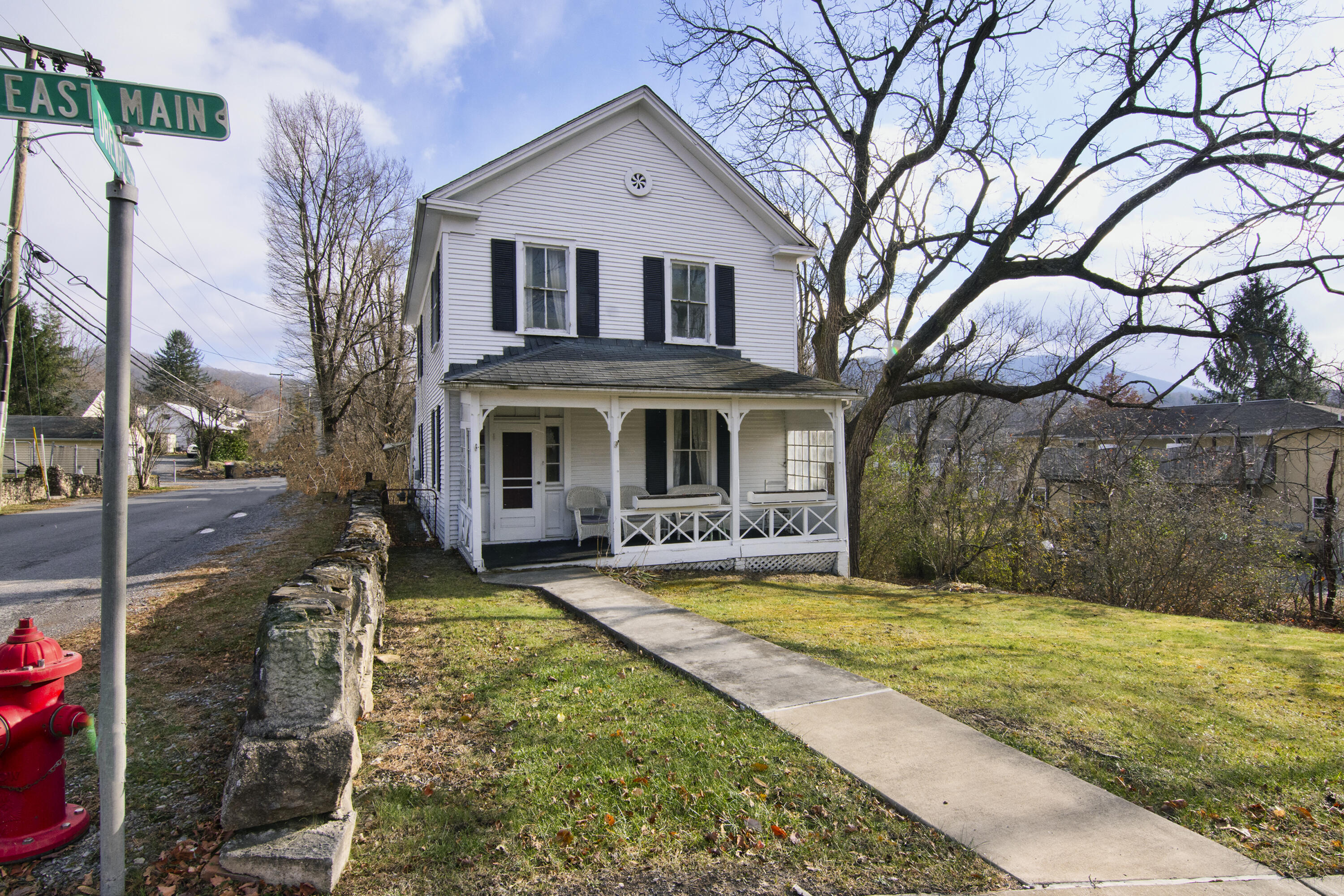 114 Drewery Ave, White Sulphur Springs, West Virginia image 2