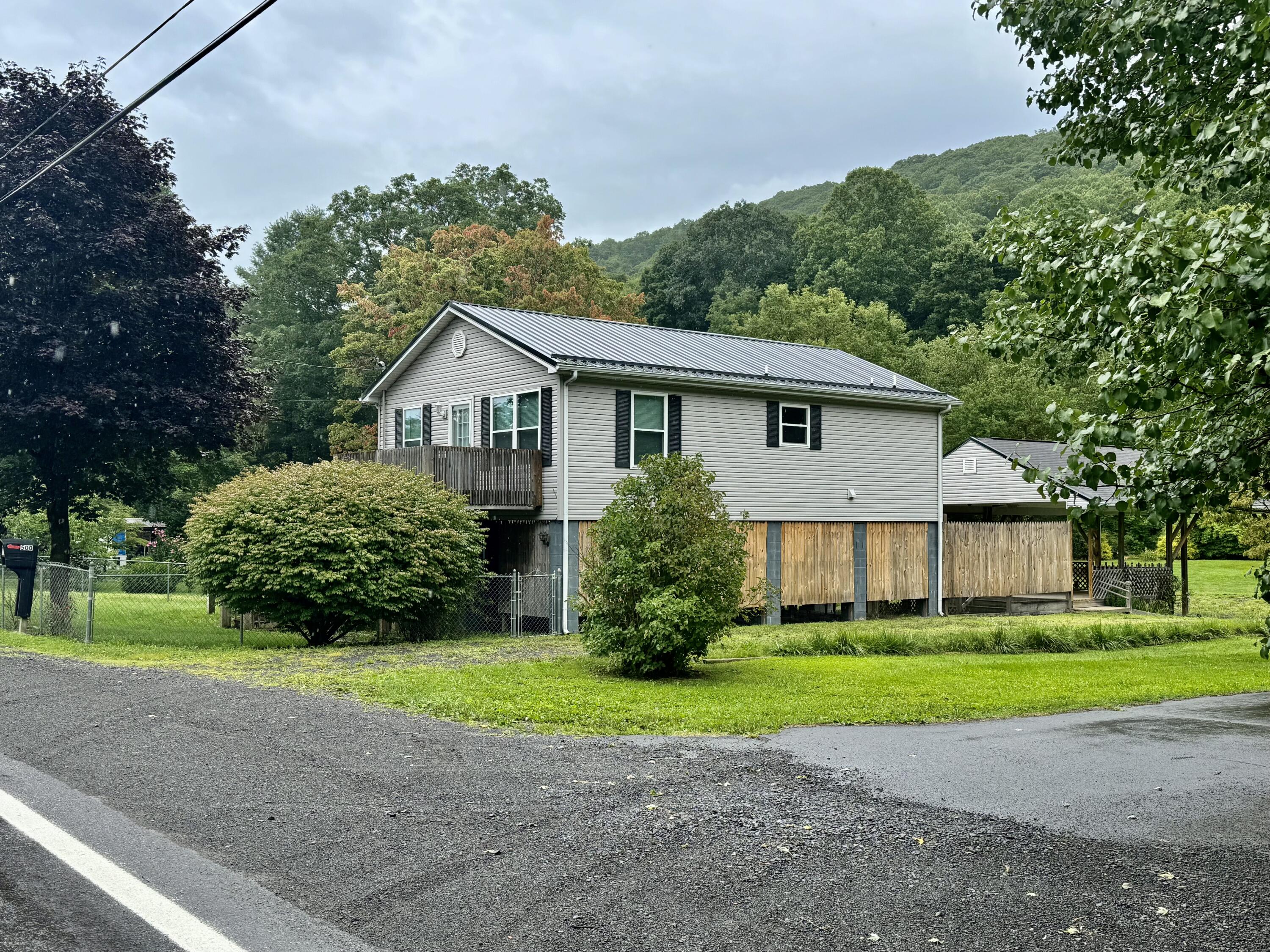 500 Riverside Dr, Rainelle, West Virginia image 3