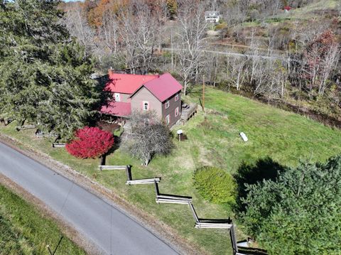 Homes For Sale - 6412 Denmar Rd<br/> Hillsboro, WV 24946