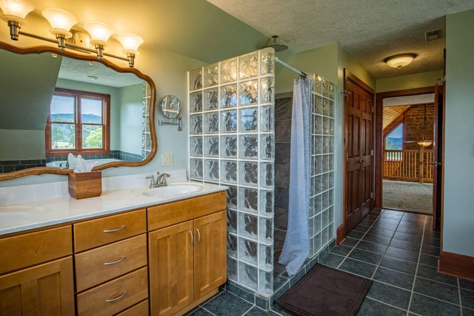 1212 Skaggs Road, Wolfcreek, Idaho image 25